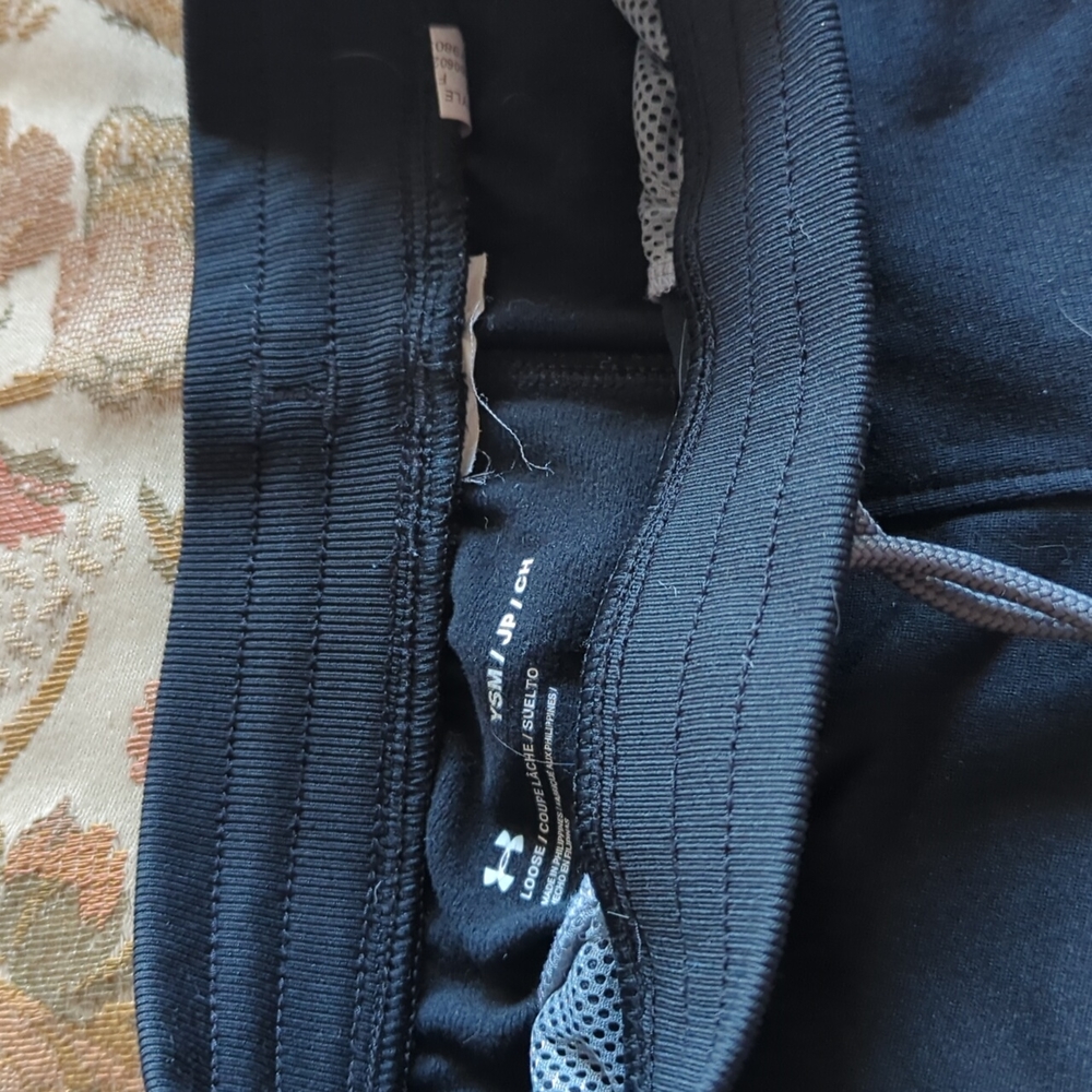 Boys under armour YSM joggers